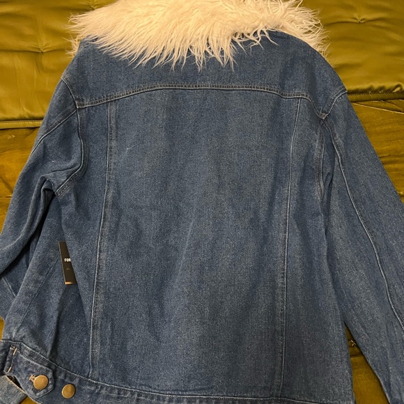 Fur lined denim jacket. - Picture 3 of 6